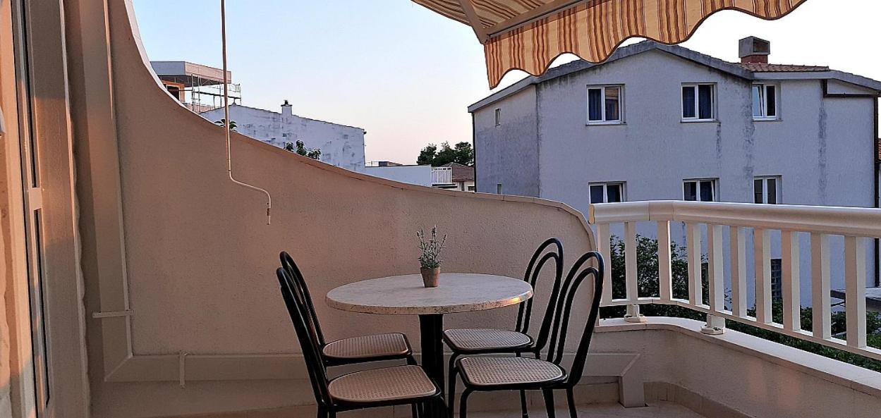 Apartments Villa Bonaca Baška Voda Quarto foto