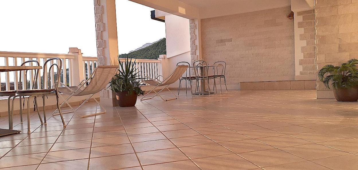 Apartments Villa Bonaca Baška Voda Quarto foto